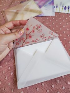 Envelopes de papel vegetal anne green gables avonlea miss lavendar anne with an E convite convites envelopes lavanda aquarela sakura flor de cerejeira